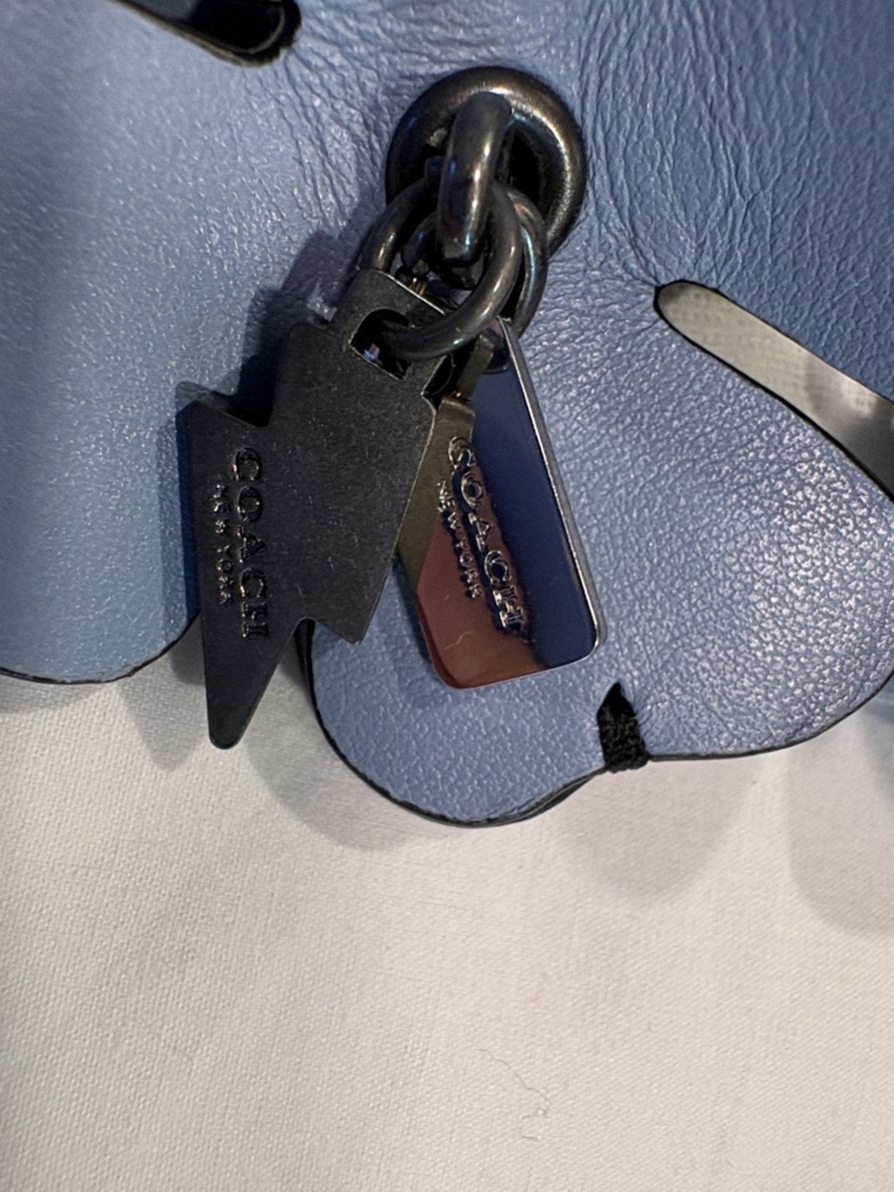 NWOT Coach Black & Light Blue Tea Rose Floral Keyring Bag Charm - Picture 3 of 7